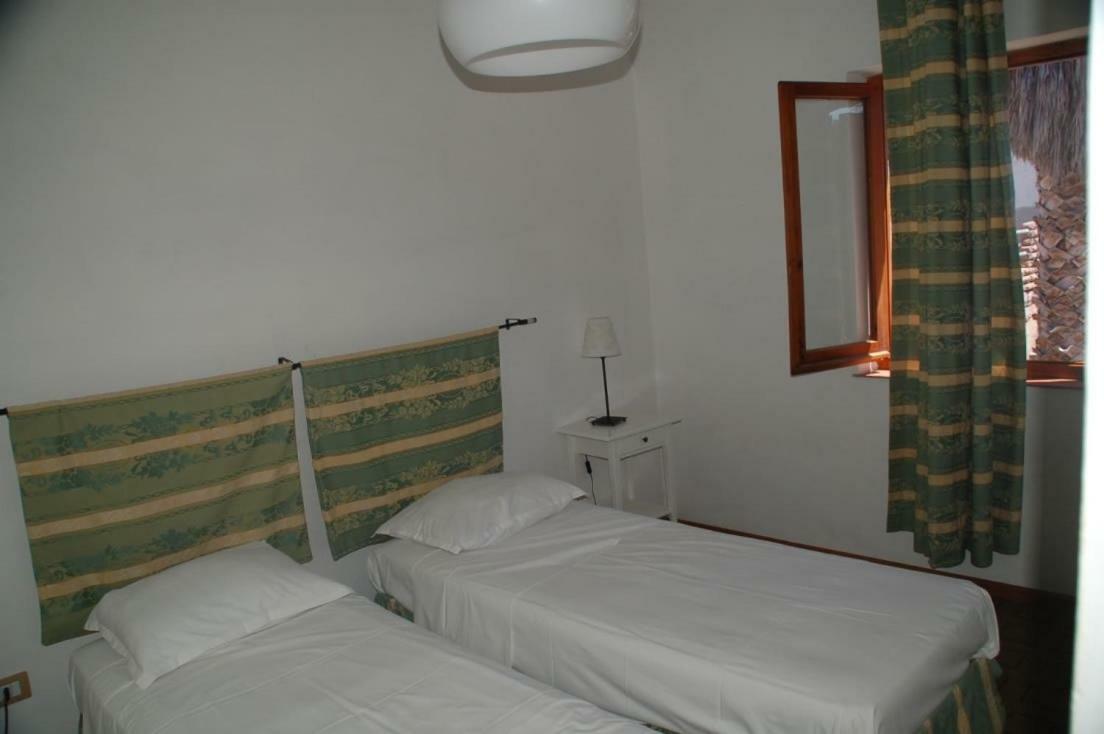 Waterfront Apartments Bosa Porto Alabe Εξωτερικό φωτογραφία