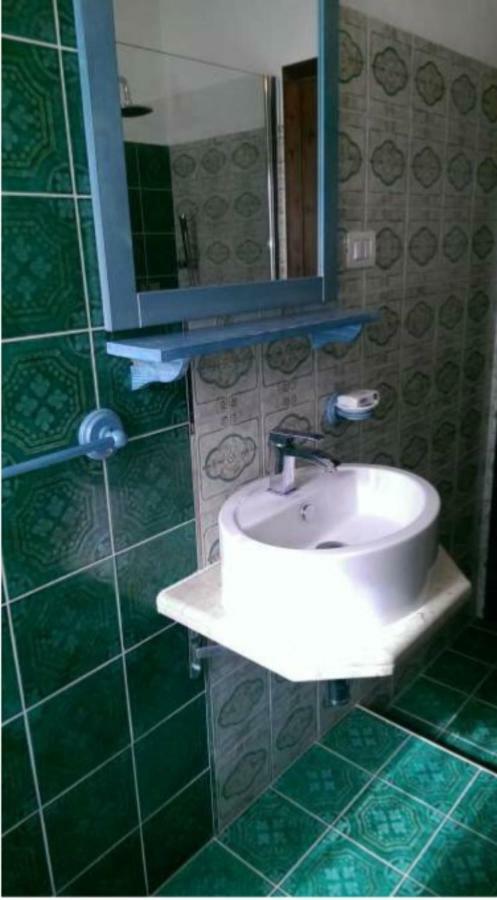 Waterfront Apartments Bosa Porto Alabe Εξωτερικό φωτογραφία